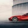 Az F12-ben egy 6,3 literes, V12-es motor termeli a 740 lert. Nemcsak a teljestmnye vaskos, de az ra is: 72 milli forinttl indul